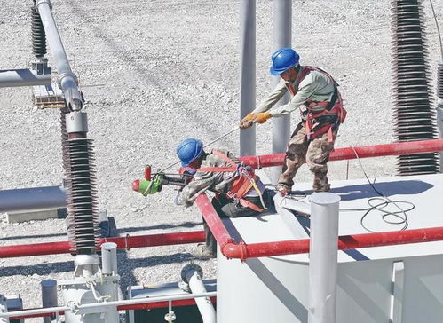 戈壁灘上崛起綠電新通道 走進重點項目建設現場④